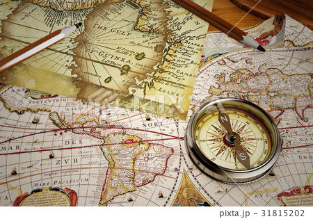 Vintage map and vintage compass 31815202