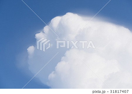 Blue sky and big white cloud background 31817407