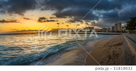 Waikiki Beach sunset Waikiki Beach sunset 31819032
