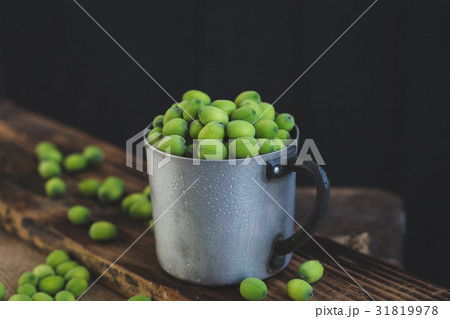 Lotus Seeds 31819978