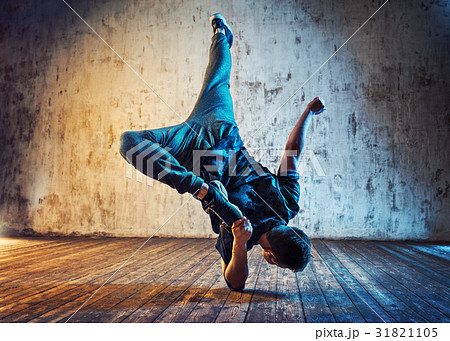 Break dancing 31821105