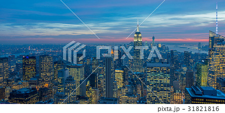 View of New York Manhattan during sunset hours 31821816