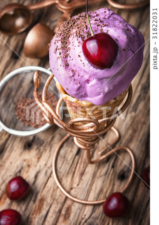 Cherry ice cream in waffle 31822031