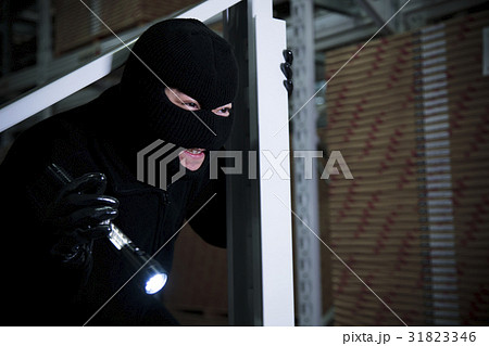 泥棒　強盗　犯罪者　盗み　強盗犯　窃盗　盗難　窃盗犯　盗む 31823346