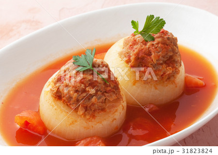たまねぎの肉詰料理　トマトソース煮 31823824