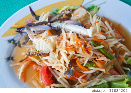 Thai papaya salad with  horse crab 31824202