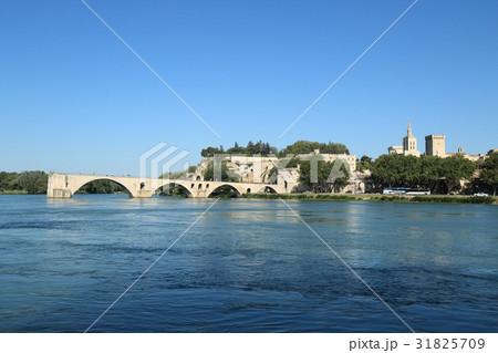 南フランス、アヴィニョンの橋 31825709