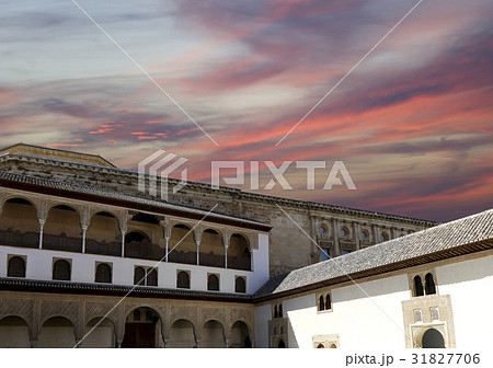 Alhambra Palace-medieval moorish castle in Granada 31827706
