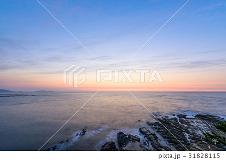福岡県若松区岩屋海岸の夕景 福岡県若松区岩屋海岸の夕景 31828115