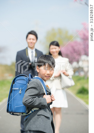 入学式 新一年生と家族 入学式 新一年生と家族 31828637
