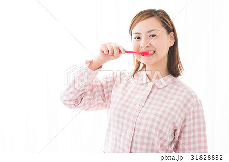 歯みがき 女性 31828832