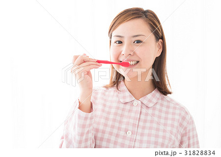 歯みがき 女性 31828834