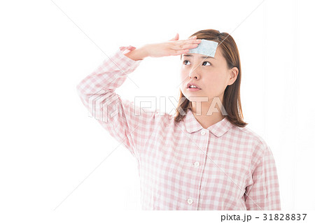 体調不良 発熱 31828837