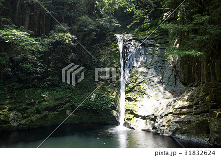 初夏の赤目渓谷と滝 31832624