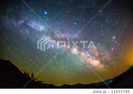 天の川と大気光の写真素材 3152