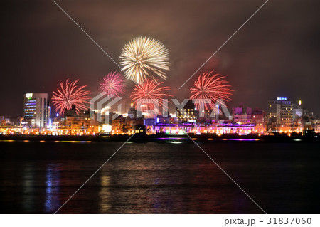 花火 キラキラ輝くもの 線香花火 31837060