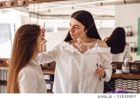 The process of correction and coloring of eyebrows The process of correction and coloring of eyebrows 31838807