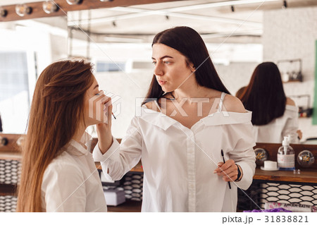 The process of correction and coloring of eyebrows 31838821
