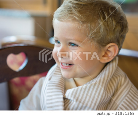 Smile baby boy at restaurant 31851268