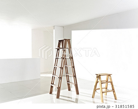 壁 はしご 室内 31851585