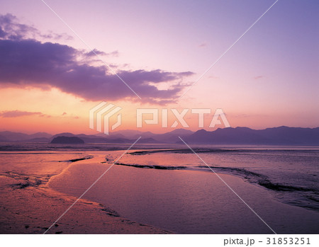 干潟 夕焼け 海 31853251