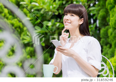 女性(スマートフォン) 女性(スマートフォン) 31859246