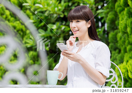 女性（スマートフォン） 31859247