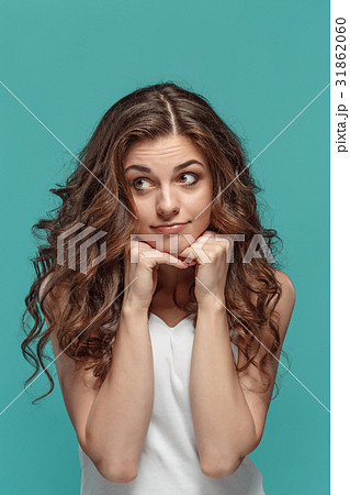 The young woman's portrait with thoughtful 31862060