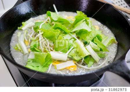 Homemade Oyster omelets.台灣美食蚵仔煎 31862973