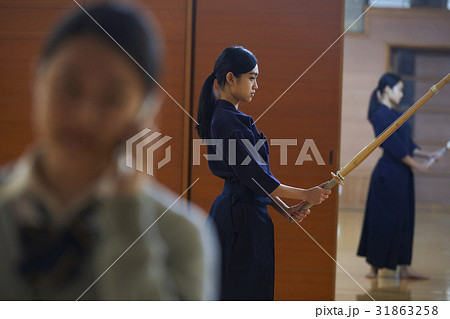 剣道に打ち込む女の子の写真素材 剣道に打ち込む女の子の写真素材