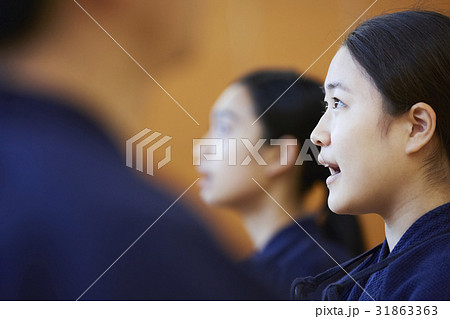 剣道に打ち込む女の子 剣道に打ち込む女の子 31863363