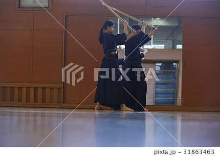 剣道に打ち込む女の子 剣道に打ち込む女の子 31863463
