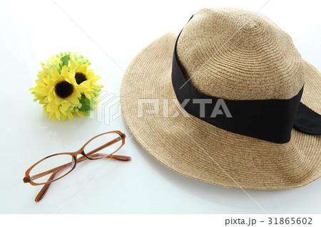 Uv対策 日焼け防止 ｕｖメガネと帽子 夏イメージの写真素材