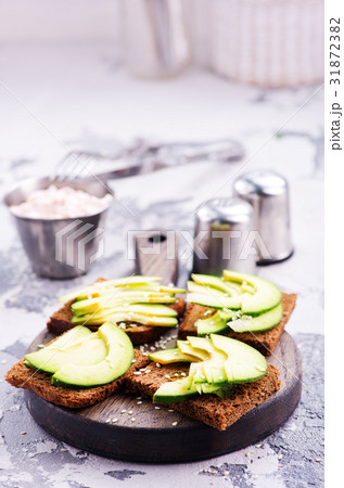 bread with avocado bread with avocado 31872382