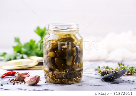 picled cucumber 31872611