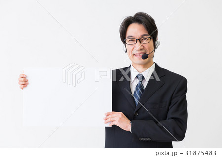 オペレーター　ミドル男性　ホワイトボード 31875483