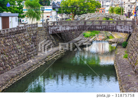 新緑の中島川石橋群(芊原橋) 長崎 新緑の中島川石橋群(芊原橋) 長崎 31875758