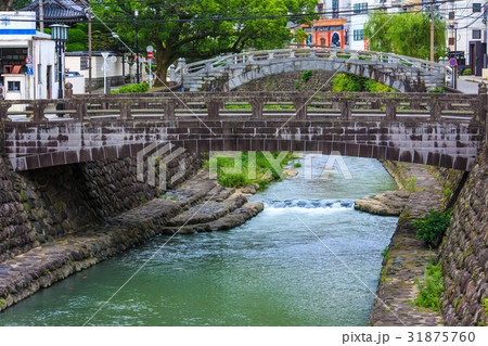 新緑の中島川石橋群(芊原橋) 長崎 新緑の中島川石橋群(芊原橋) 長崎 31875760