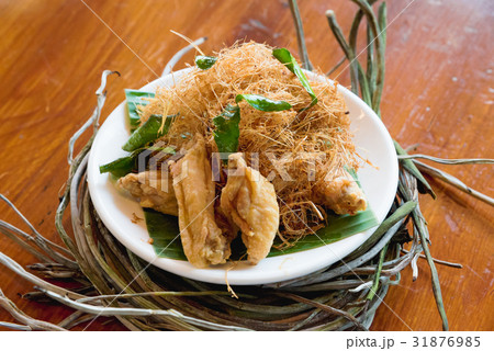Fried Chicken with lemon grass Fried Chicken with lemon grass 31876985