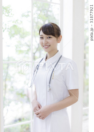 微笑む看護師 微笑む看護師 31877921