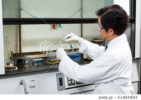 研究者 ドラフトチャンバー 研究者 ドラフトチャンバー 31884893