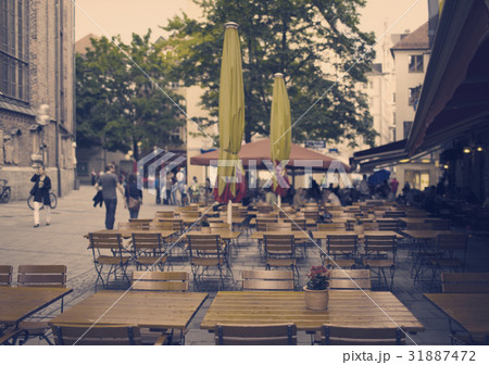 Open air restaurant on the city street in the cent Open air restaurant on the city street in the cent 31887472