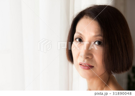 ショートボブのミドル 31890048