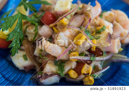 Delicious ceviche mixto mexican style 31891923