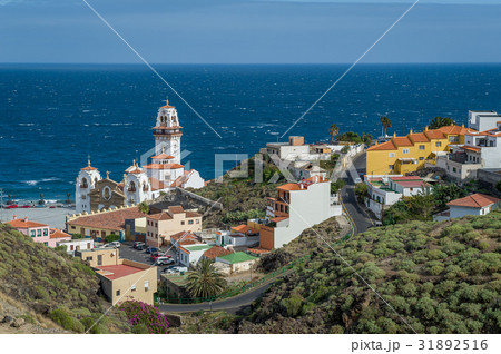 Basilica de Candelaria and Atlantic ocean 31892516