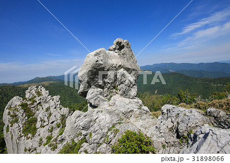 徳島県三好市　剣山　御塔石 31898066