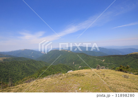 徳島県 剣山山頂 西側テラスからの風景 徳島県 剣山山頂 西側テラスからの風景 31898280