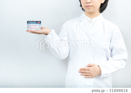 薬剤師 31899818