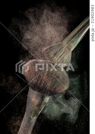 Powderbrushes and powder splash. Powderbrushes and powder splash. 31902983