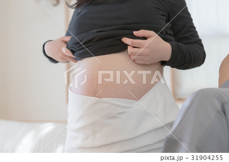 woman during pregnancy or shortly after childbirth woman during pregnancy or shortly after childbirth 31904255